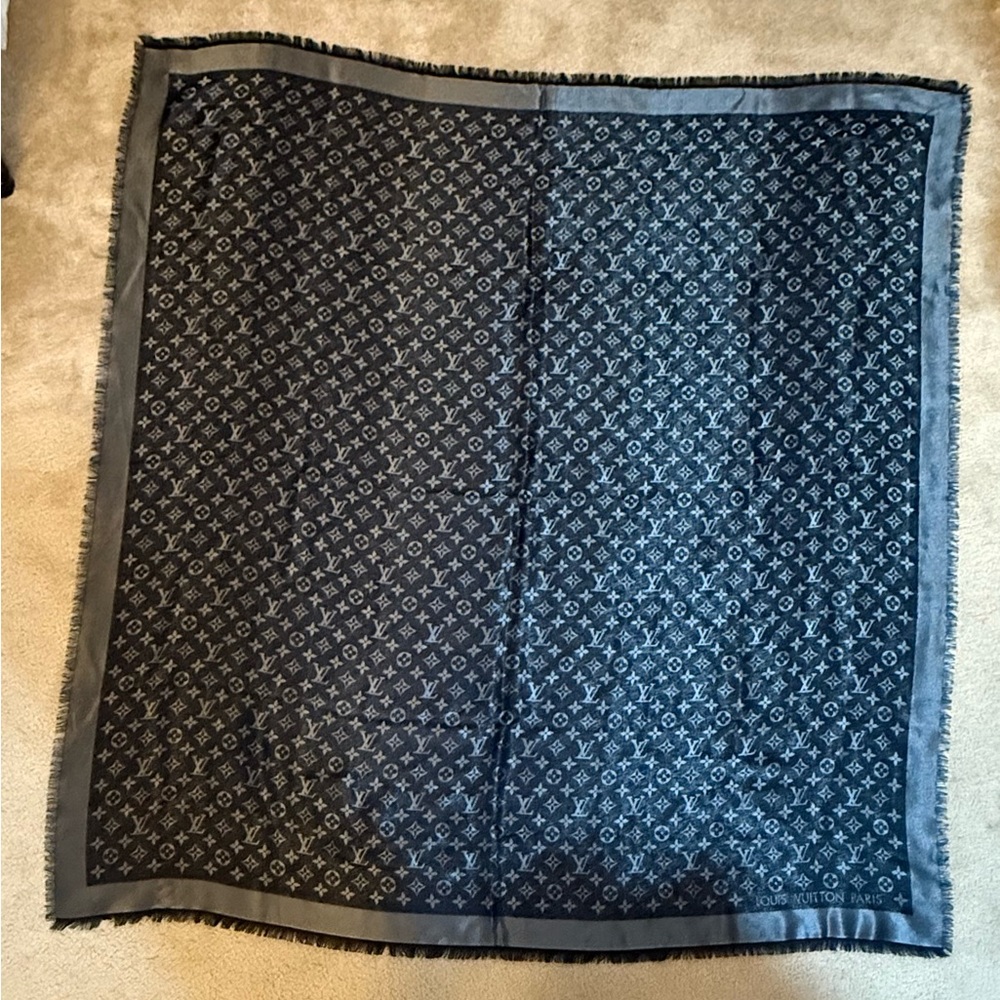Louis Vuitton Monogram Shine Shawl